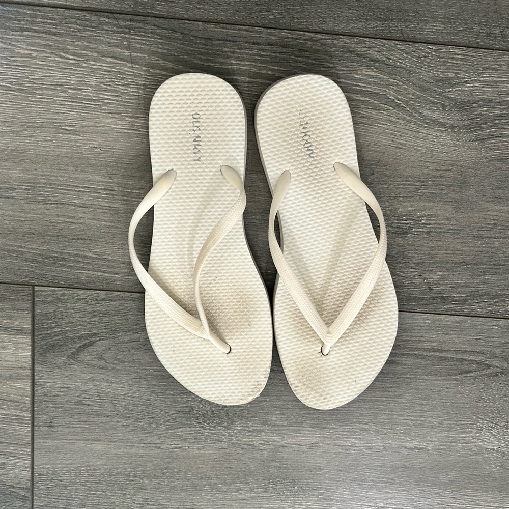 Sandals/flip flops